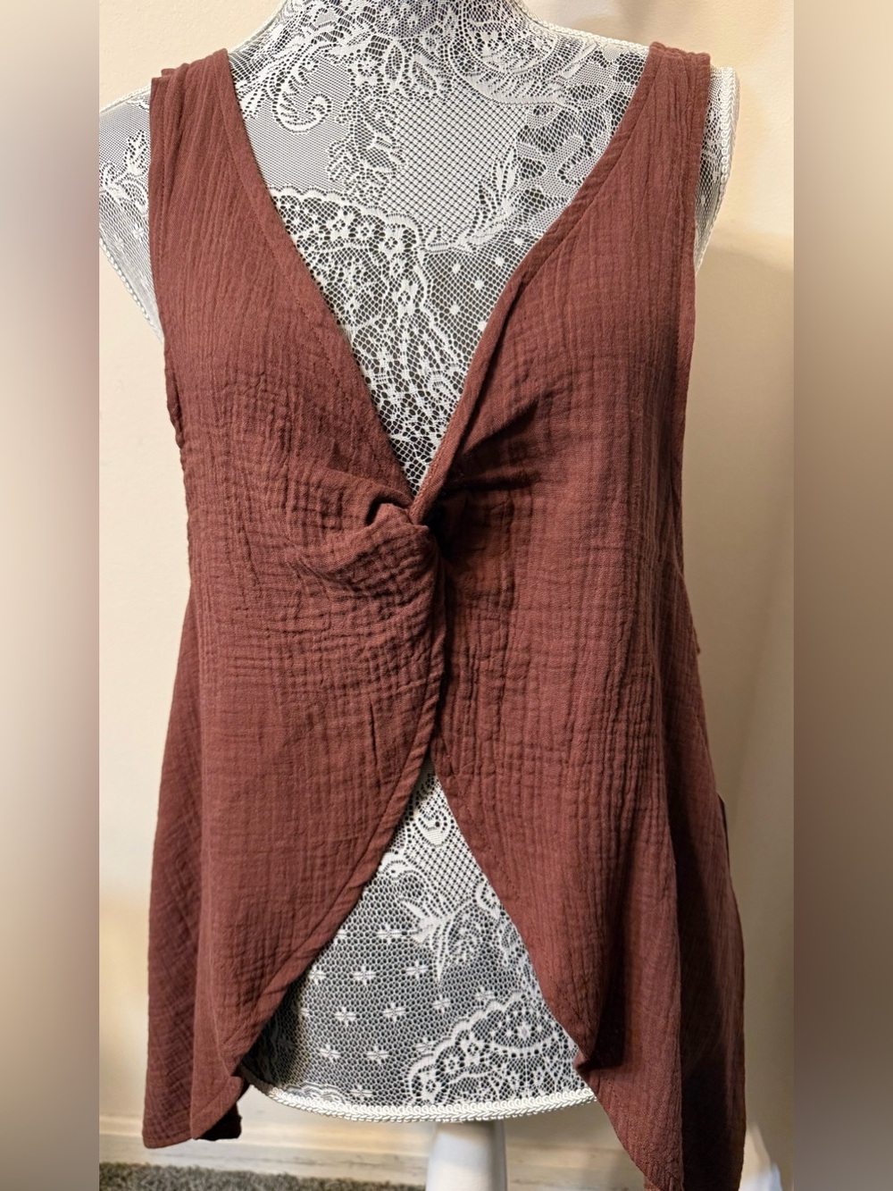 NWT Nicole Miller Women’s Twist Front Top Sleeveless Tunic 100% Cotton Brown XL